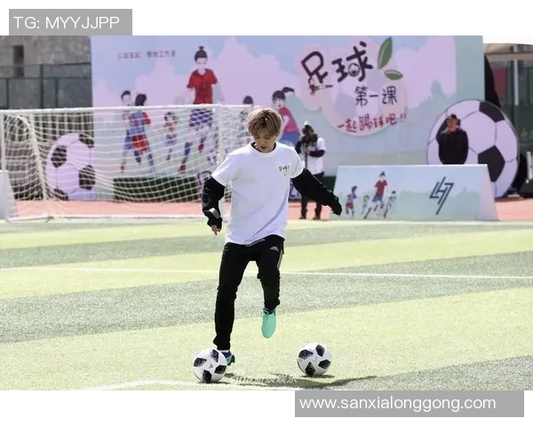 鹿晗足球明星赛精彩集锦回顾展现运动魅力与青春活力